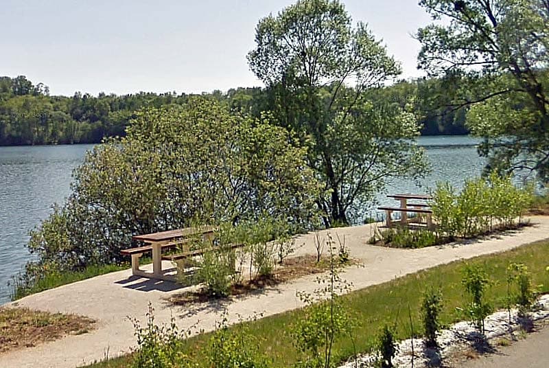 Aire de pique-nique du lac de Charmes - Varbeton