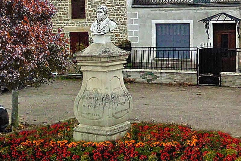 Buste de Jules Virey à Hortes