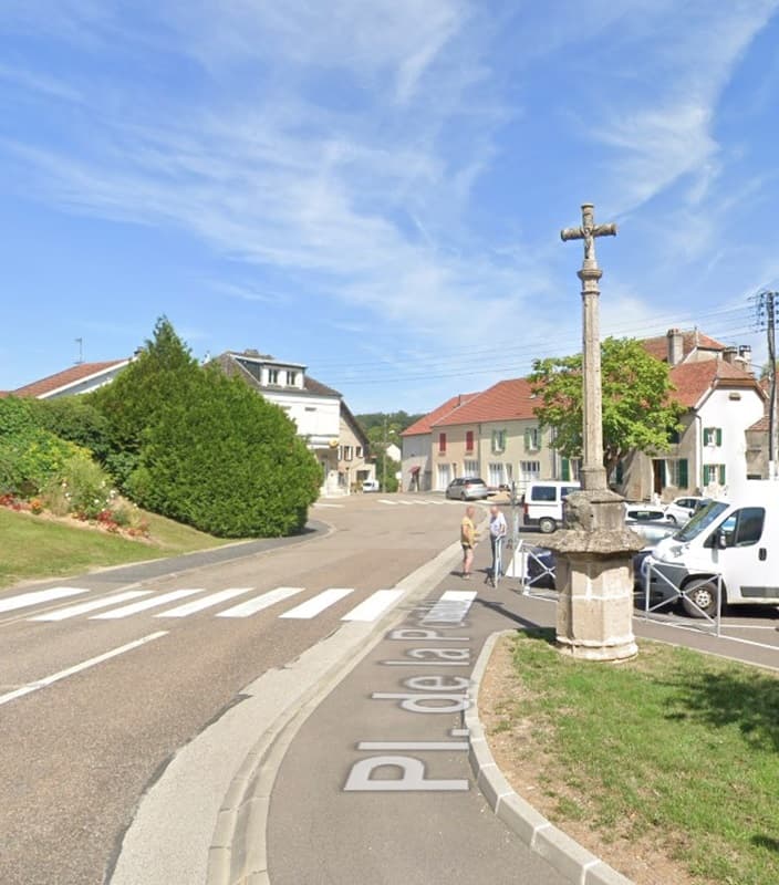 Calvaire Chalindrey, place de la Poste