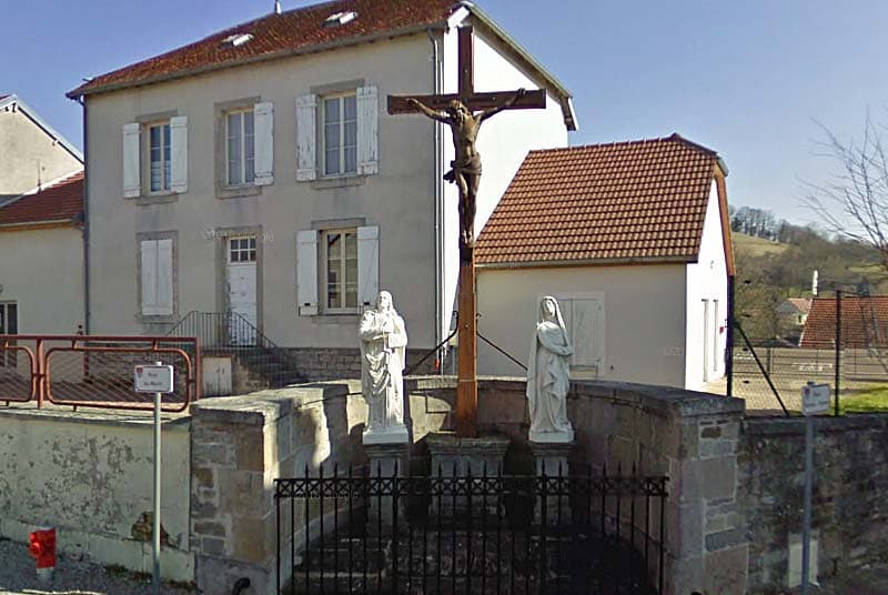 Croix de mission à Neuilly-l'Evêque