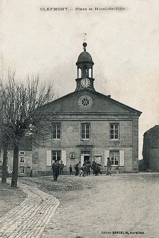 Carte postale de l'Hôtel de Ville de Clefmont