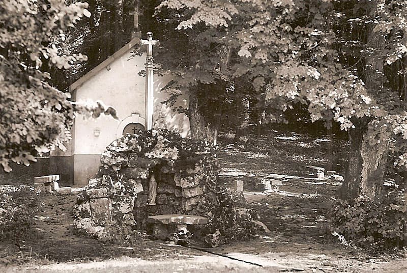 Chapelle et source de Montrot