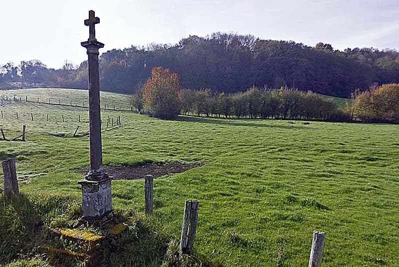 Croix à Coiffy-le-Bas