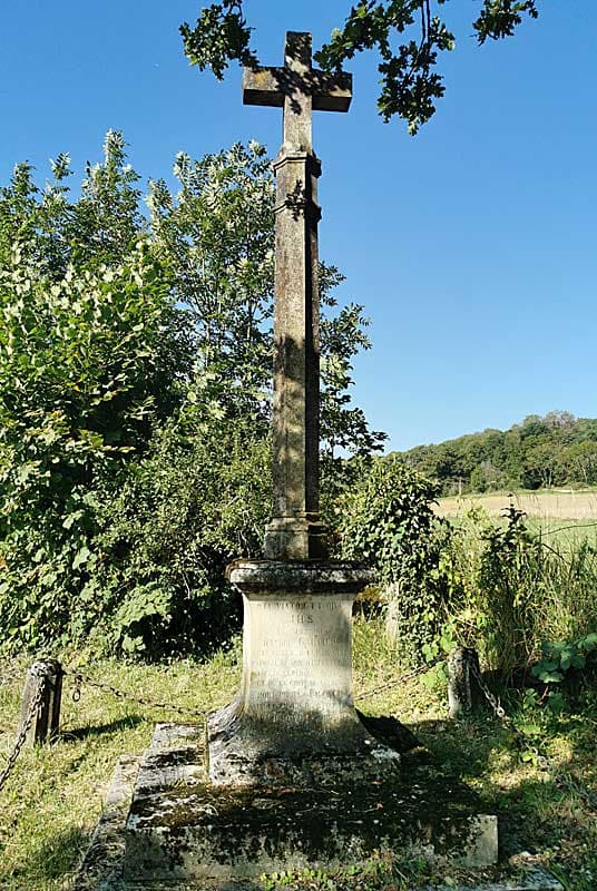 Croix du souvenir à Balesmes-sur-Marne