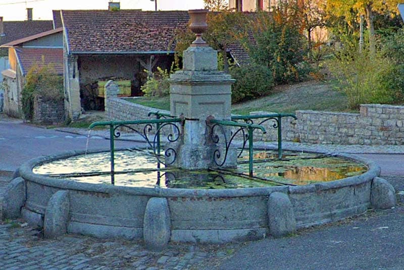 Fontaine de Fresnes-sur-Apance