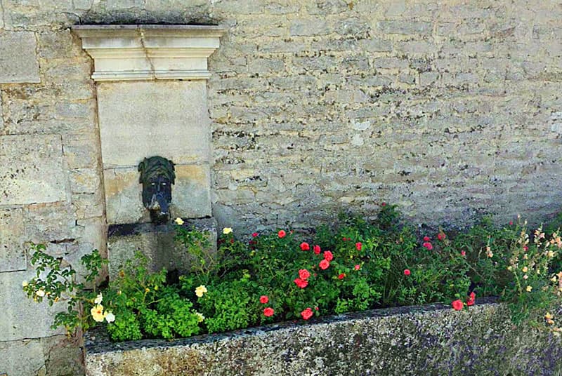 Fontaine-lavoir de Sarcey