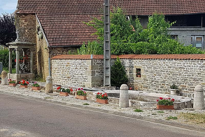 Fontaine-lavoir de Troischamps