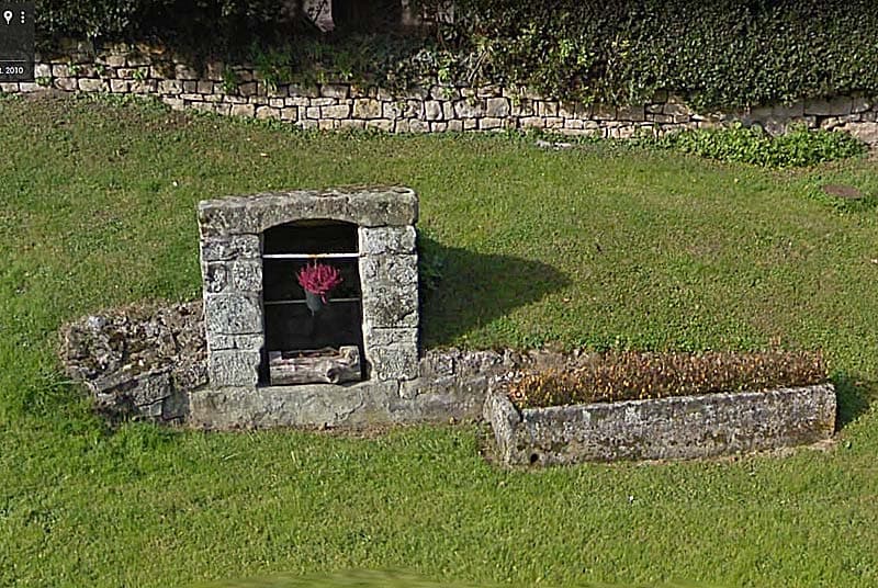 Fontaine à Rougeux