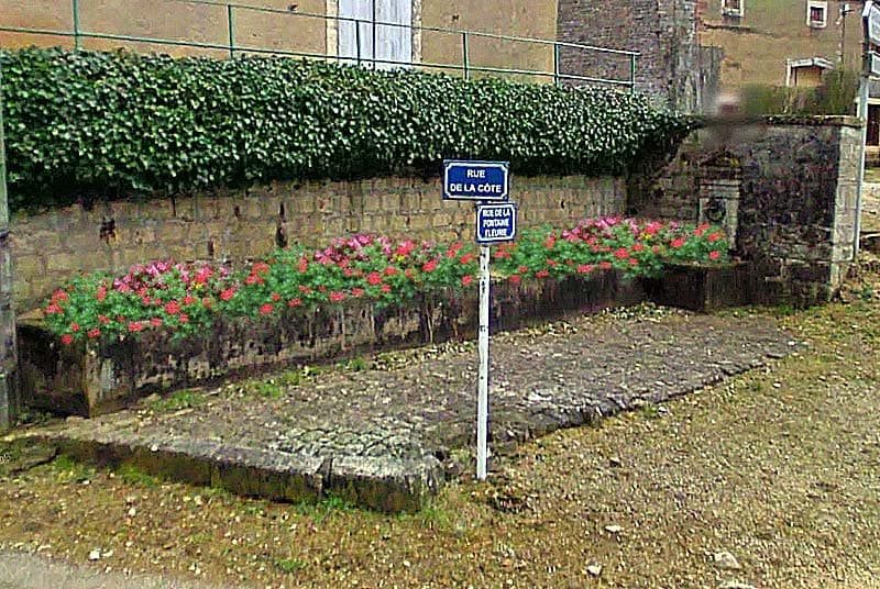 Ancienne fontaine de Valleroy