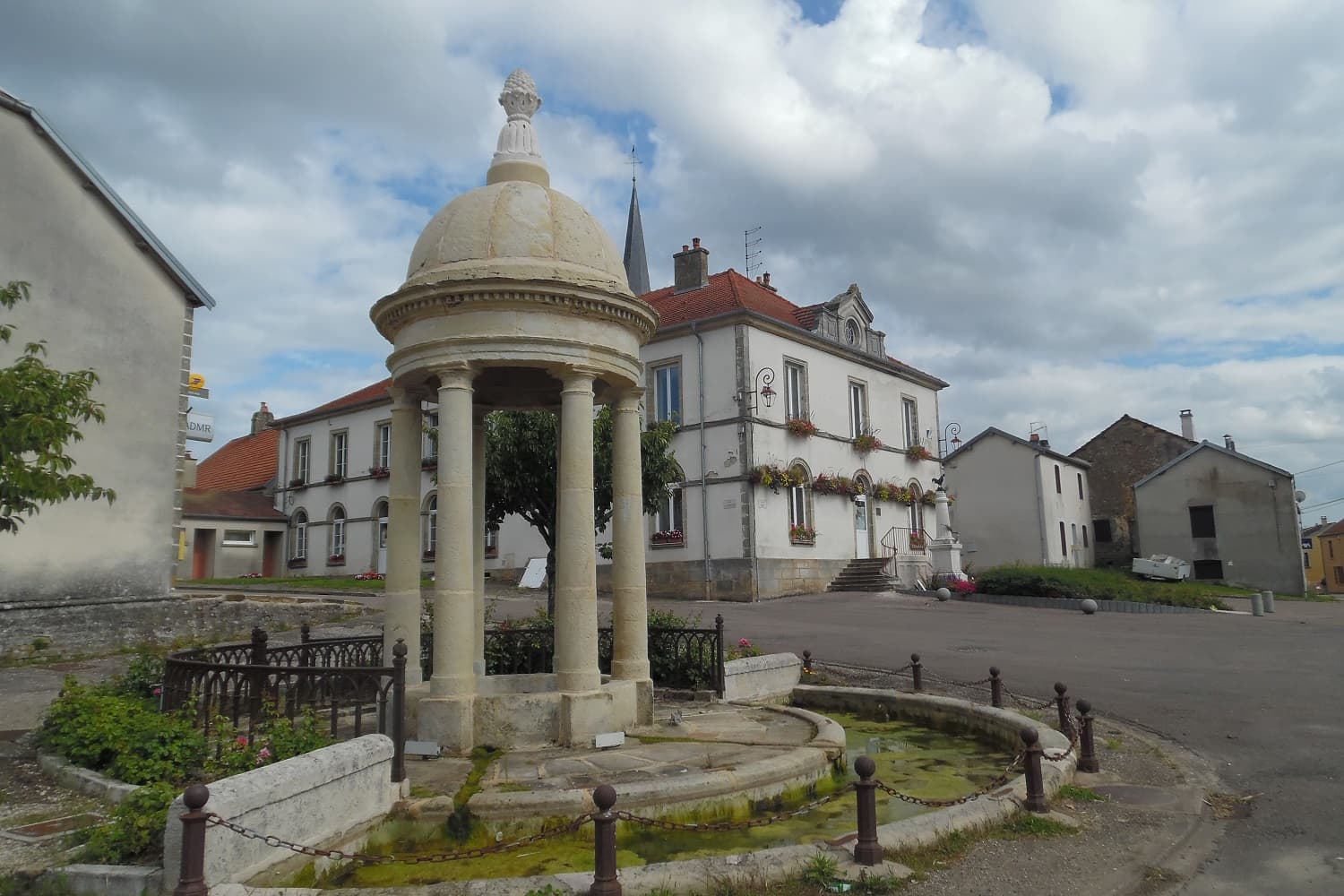 Fontaine Virey à Hortes