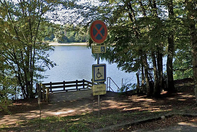 Poste de pêche pour personne en situation de handicap