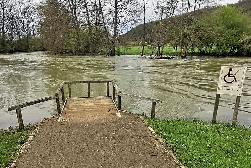 Poste de pêche pour personne en situation de handicap
