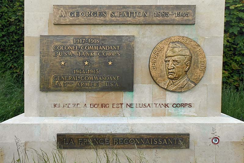 Stèle Patton à Bourg
