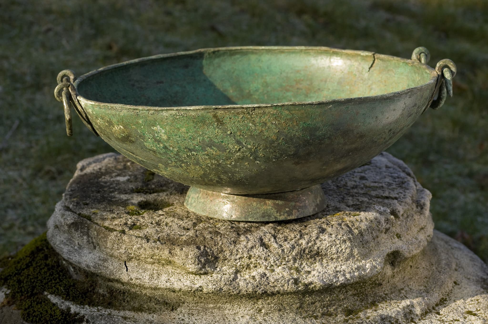 Bassin mérovingien en bronze, début du VIe siècle