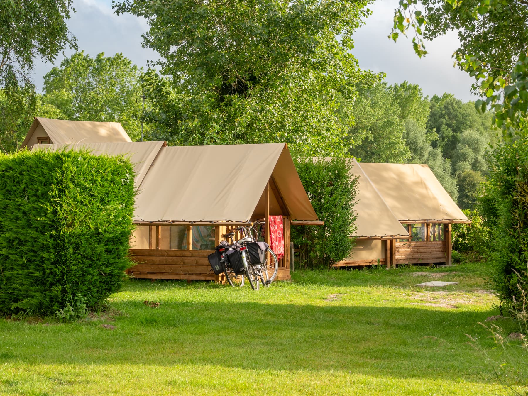 HPAPIC0800010560_Tentes étapes
