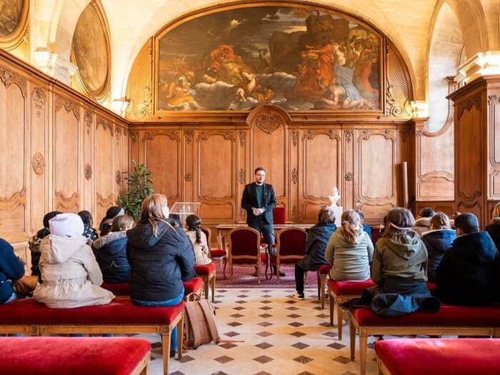 Visite guidée des salles du XVIIIe siècle de l’ancien monastère