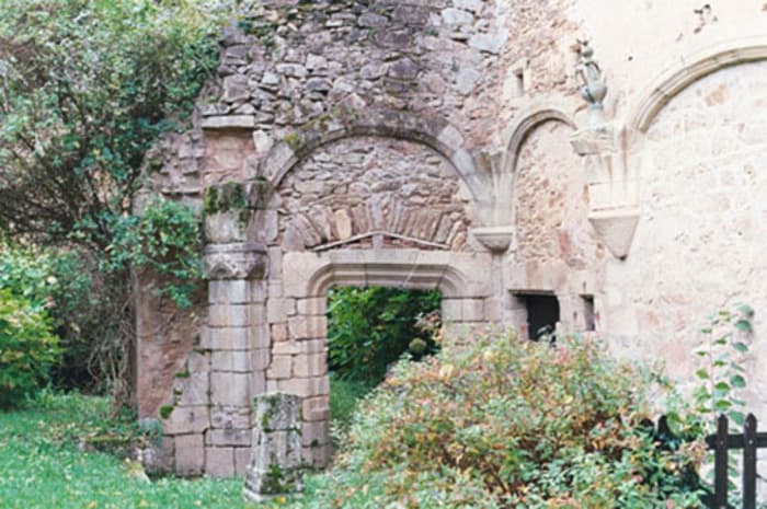 Visite libre du vieux château de Vicq-sur-Breuilh
