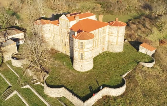 Visites guidées du château de la Chaux Montgros