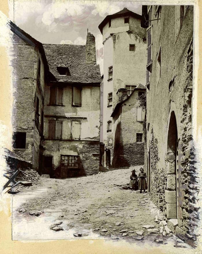 [Visite commentée] Conques hier et aujourd’hui : visite du village en image