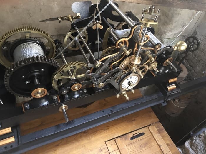 Visite du mécanisme de la Tour de l'horloge de Burzet