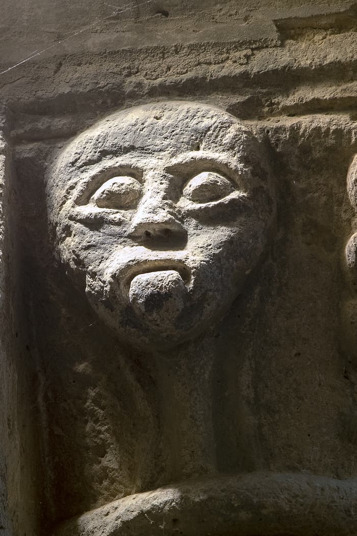 Levez les yeux ! Parcours ludique "drôles de têtes"