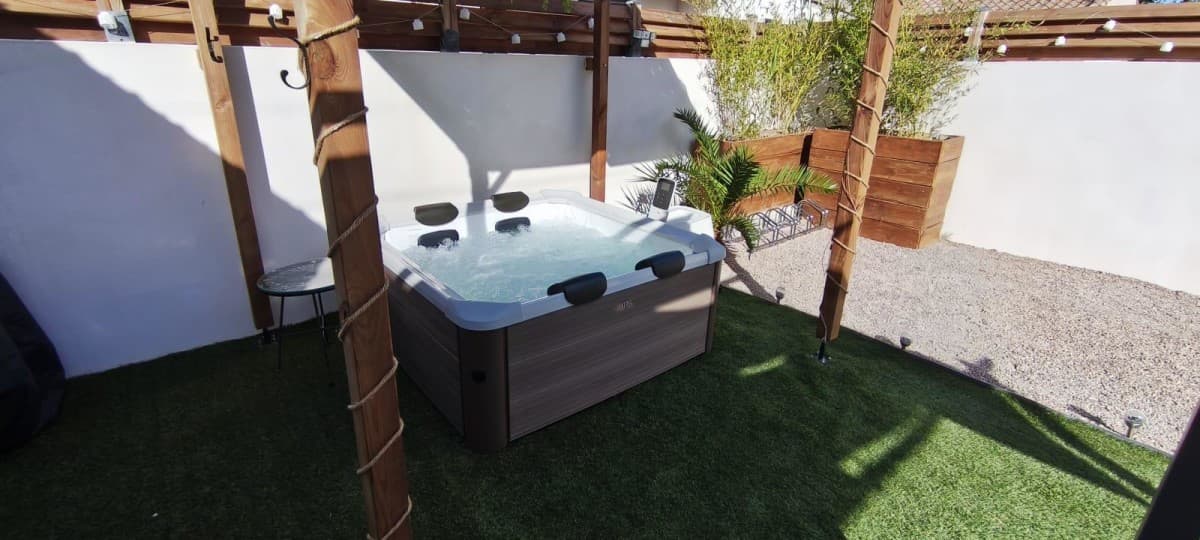 11G3446 - Détente et Jacuzzi au Somail_1