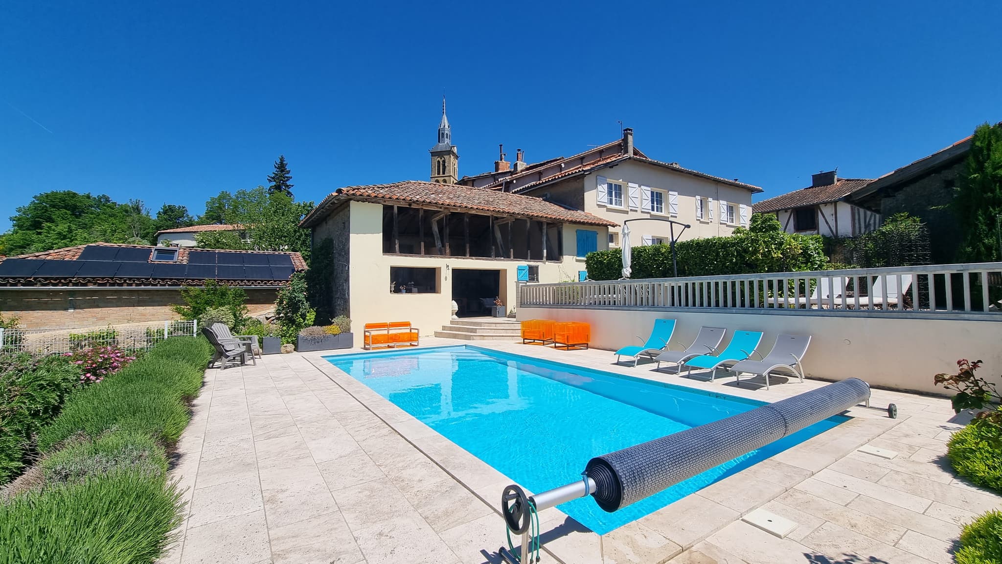 Ext maison piscine biais Chez Carol >Puymaurin <c.niewidziala