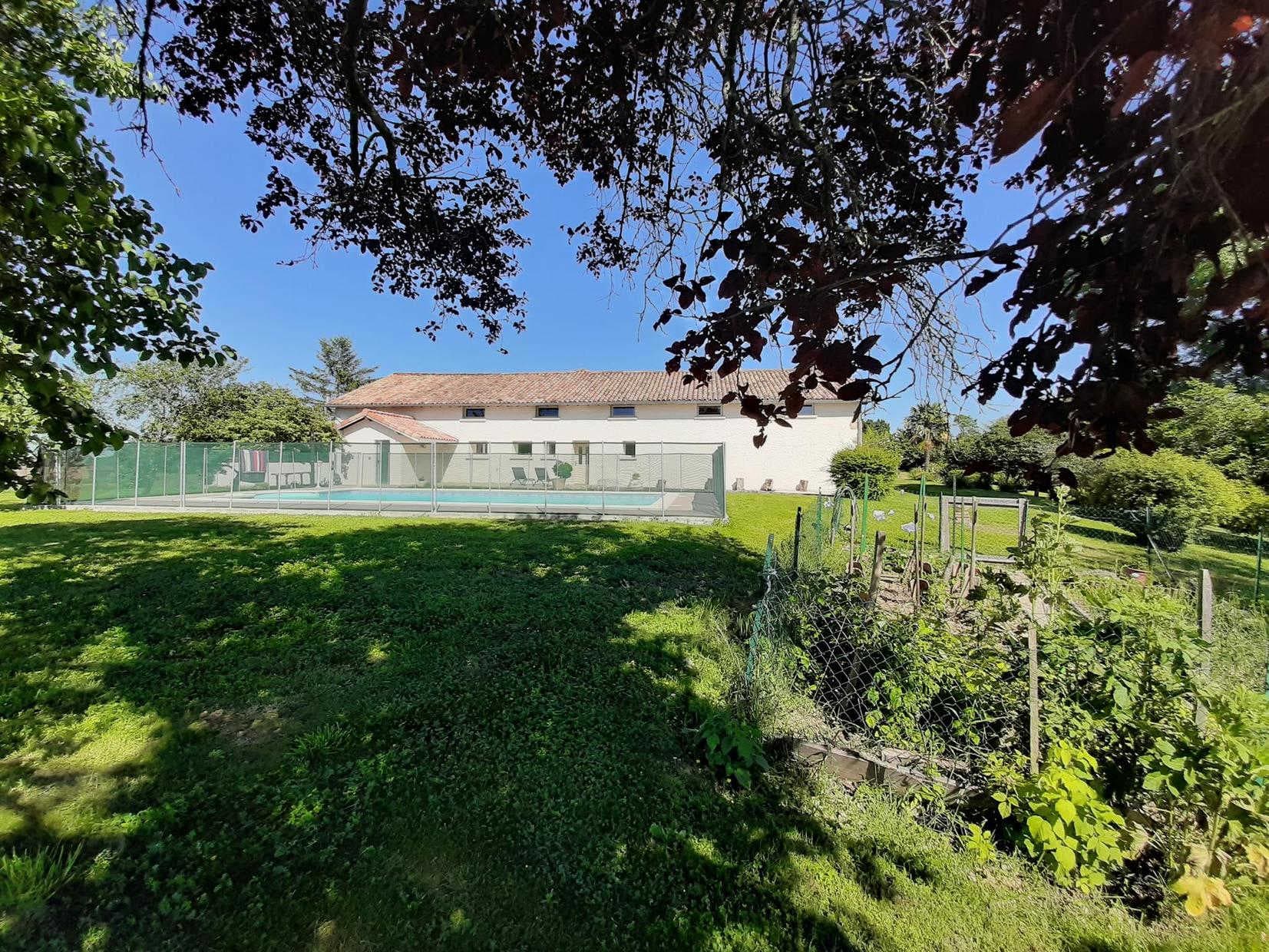 Les Coteaux