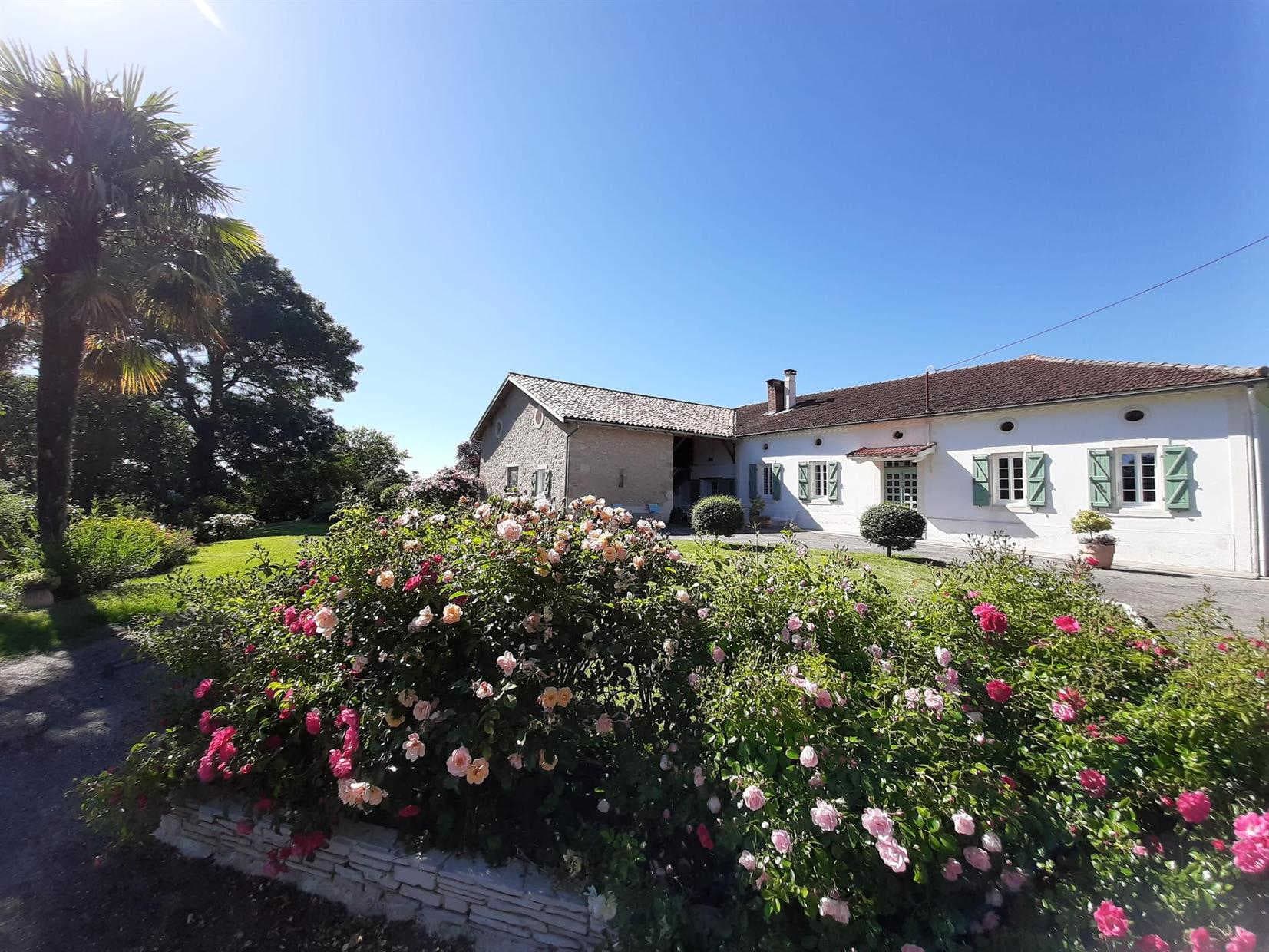 Les Coteaux