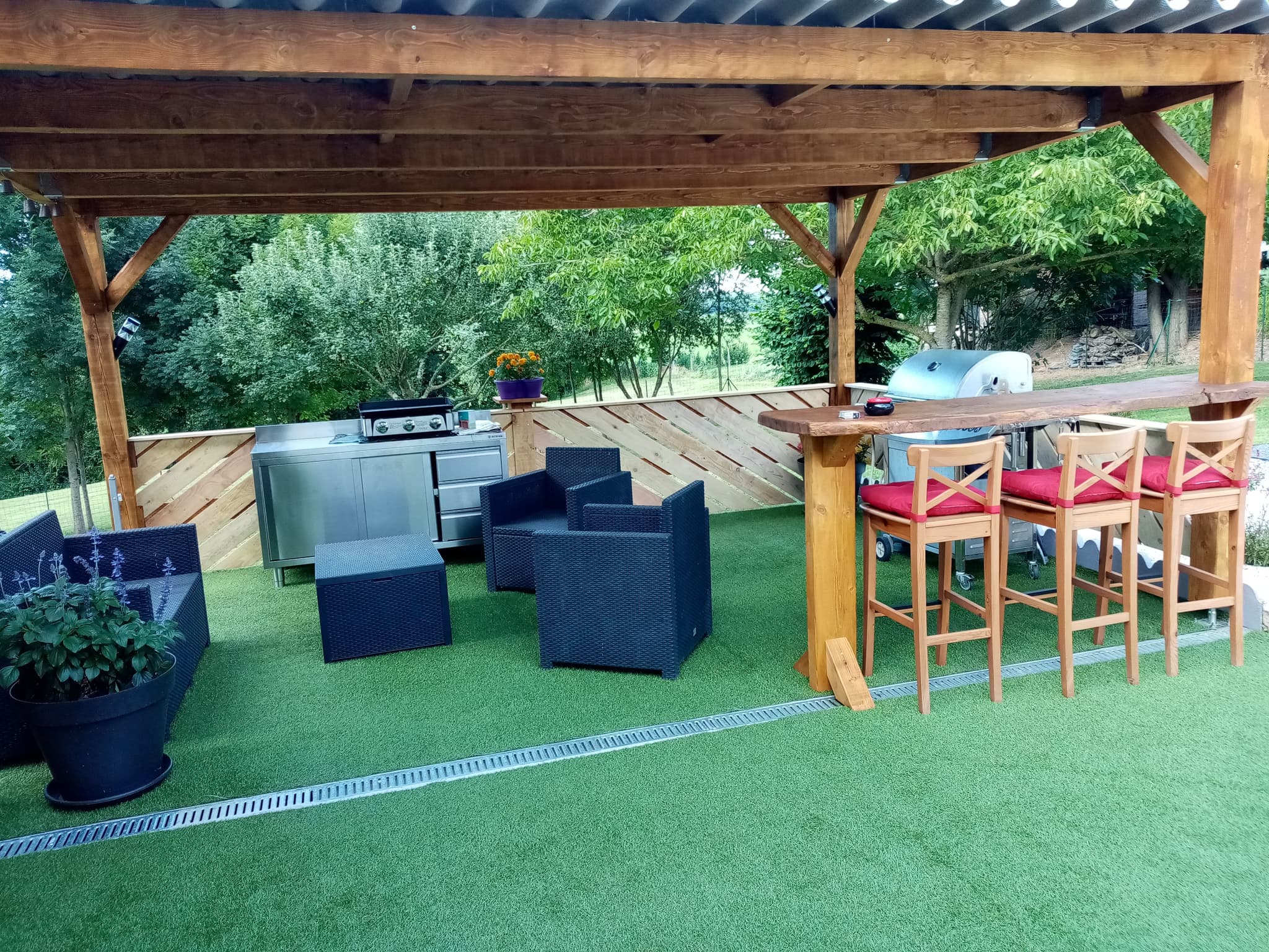 Laroclya, cuisine d'été (1), Quevillon, Lilhac