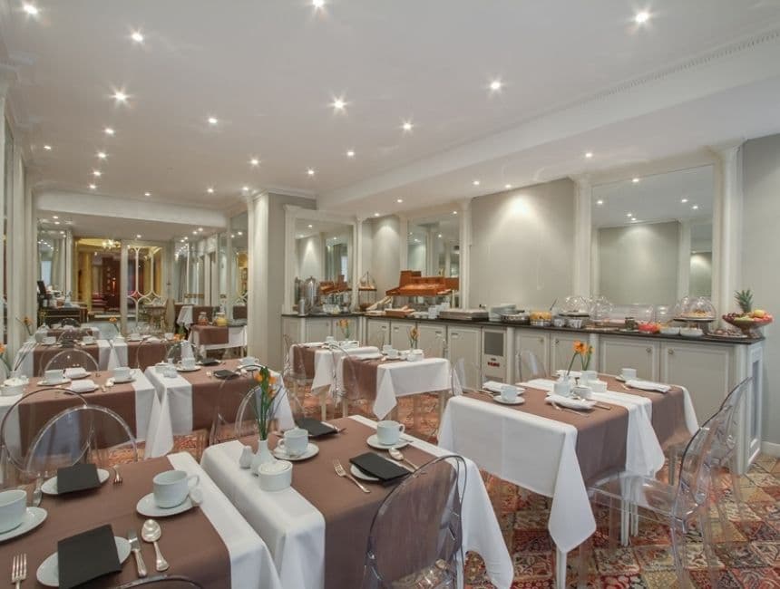 Salle petit déjeuner