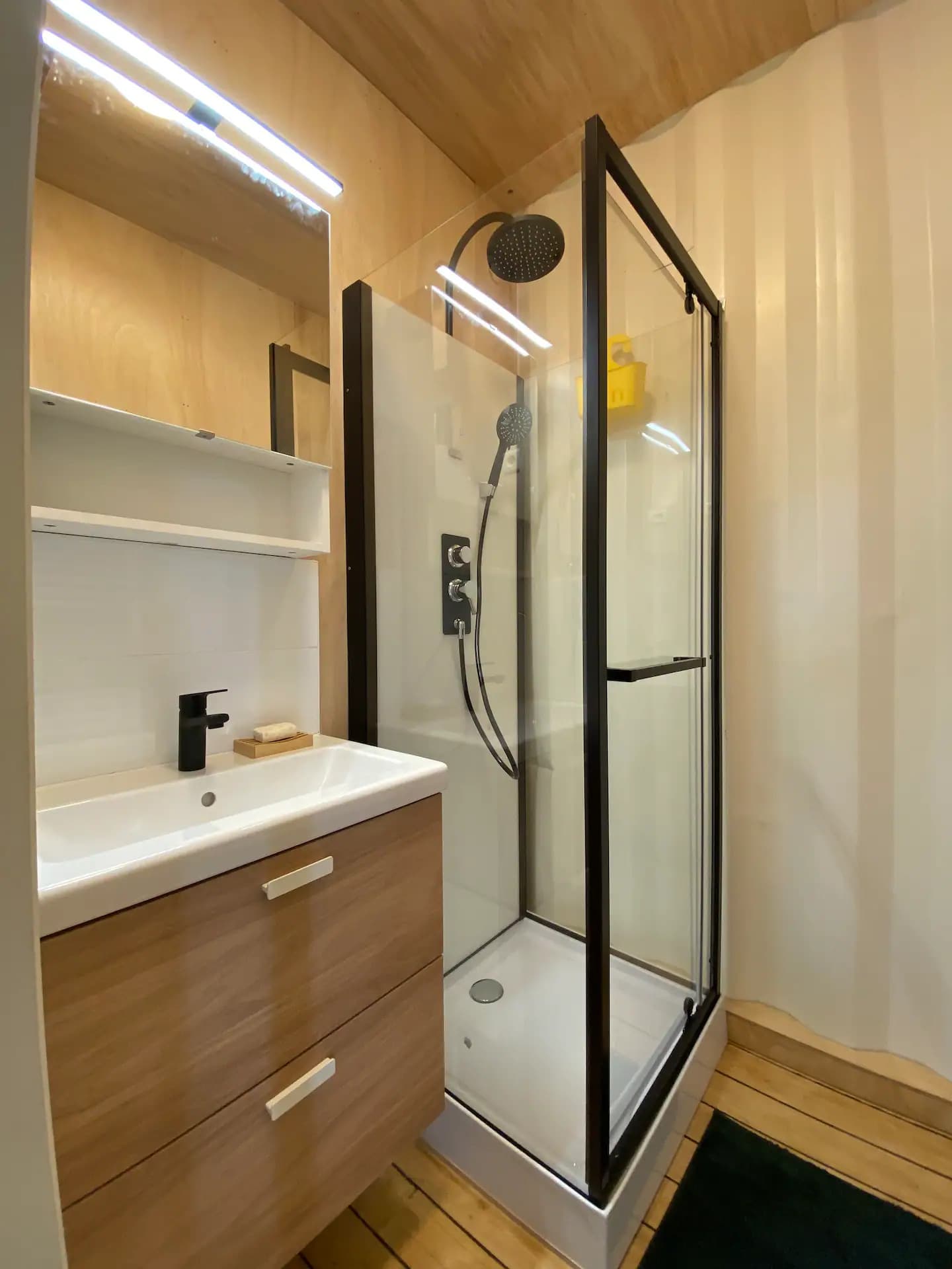carbonne_sourcewakepark_interieur_salledebain