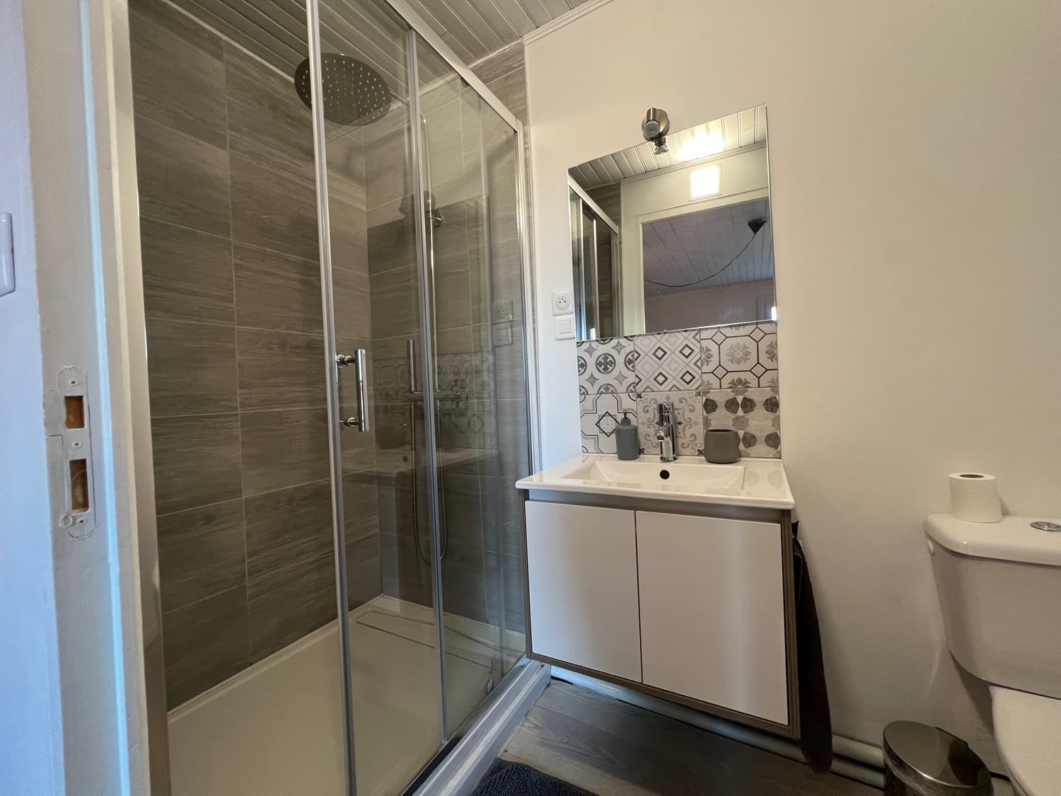 Salle-d-eau-chambre-Chateau-La-Loge-VILLEMATIER