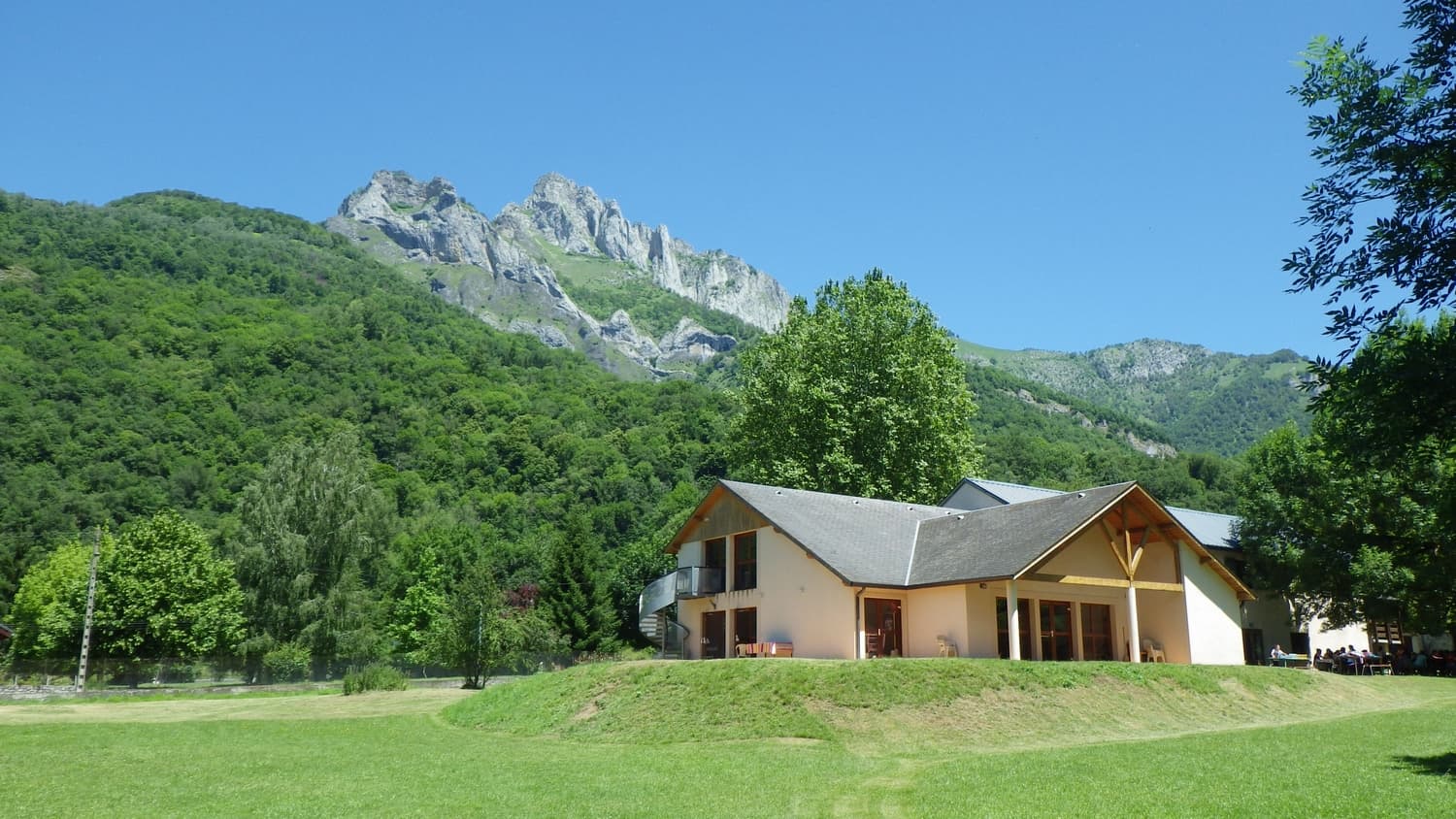 centre-de-vacances-la-roseraie-le-centre-eup-pyrenees31