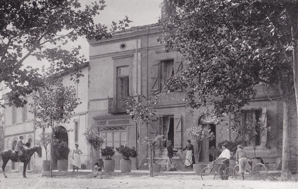 photo antan hotel esplanade SAINT SULPICE