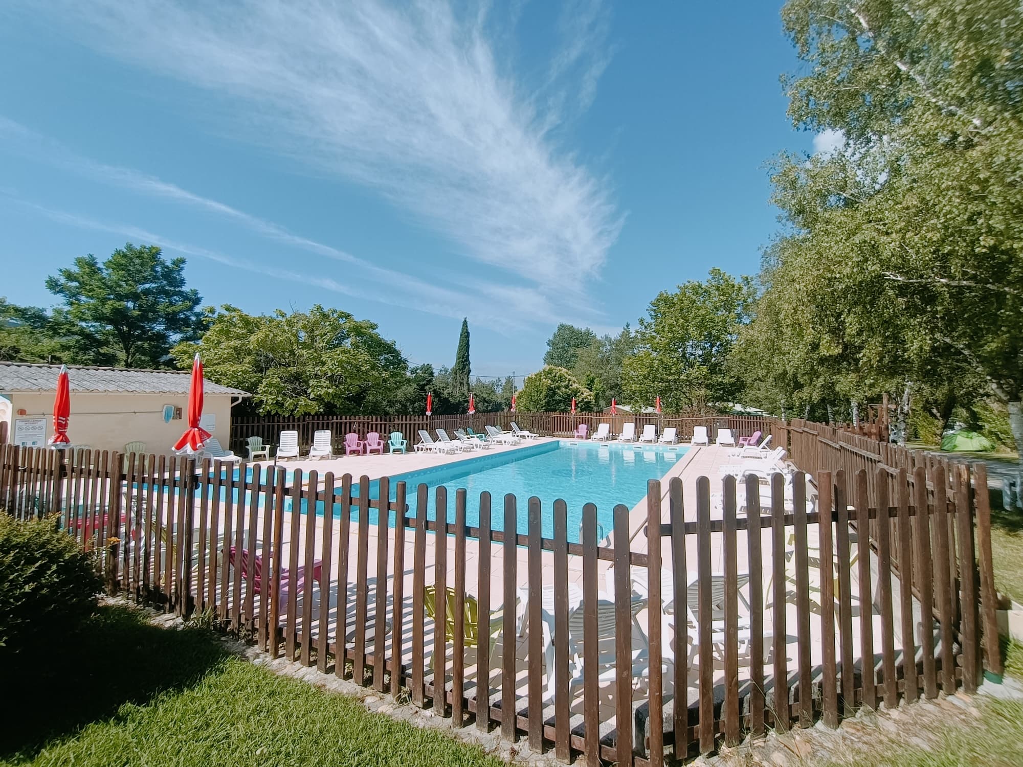 piscine_paysage camping en salvan REVEL