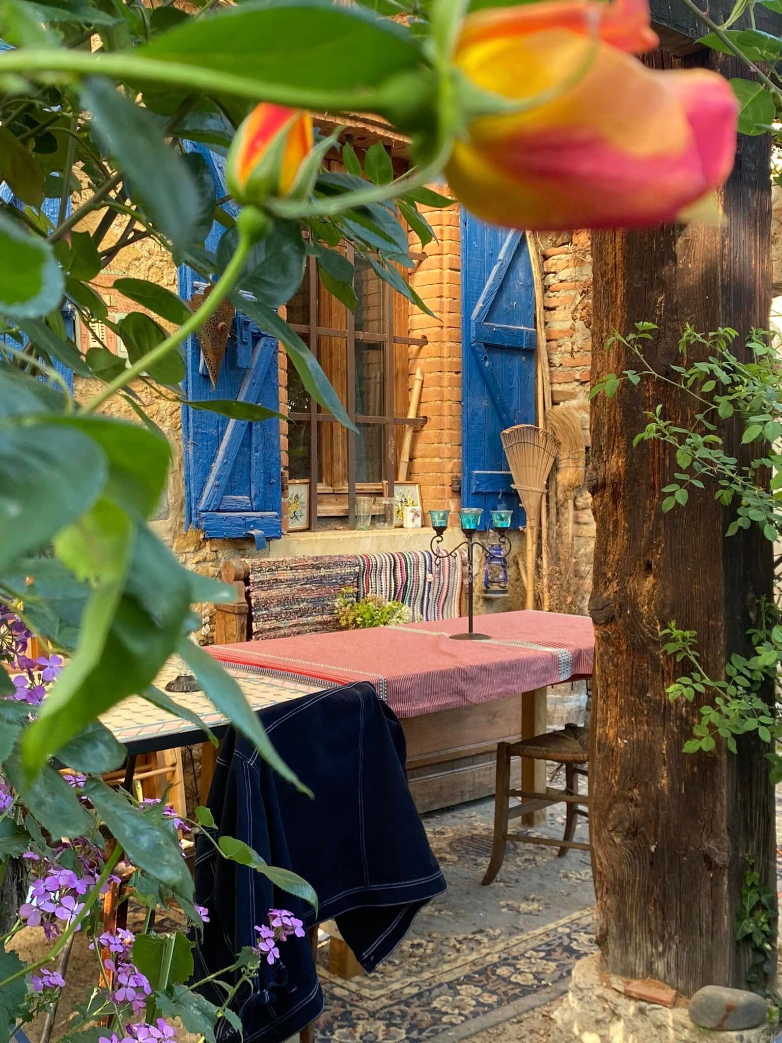rieuxvolvestre_lagrangebleue_terrasse@lagrangebleue