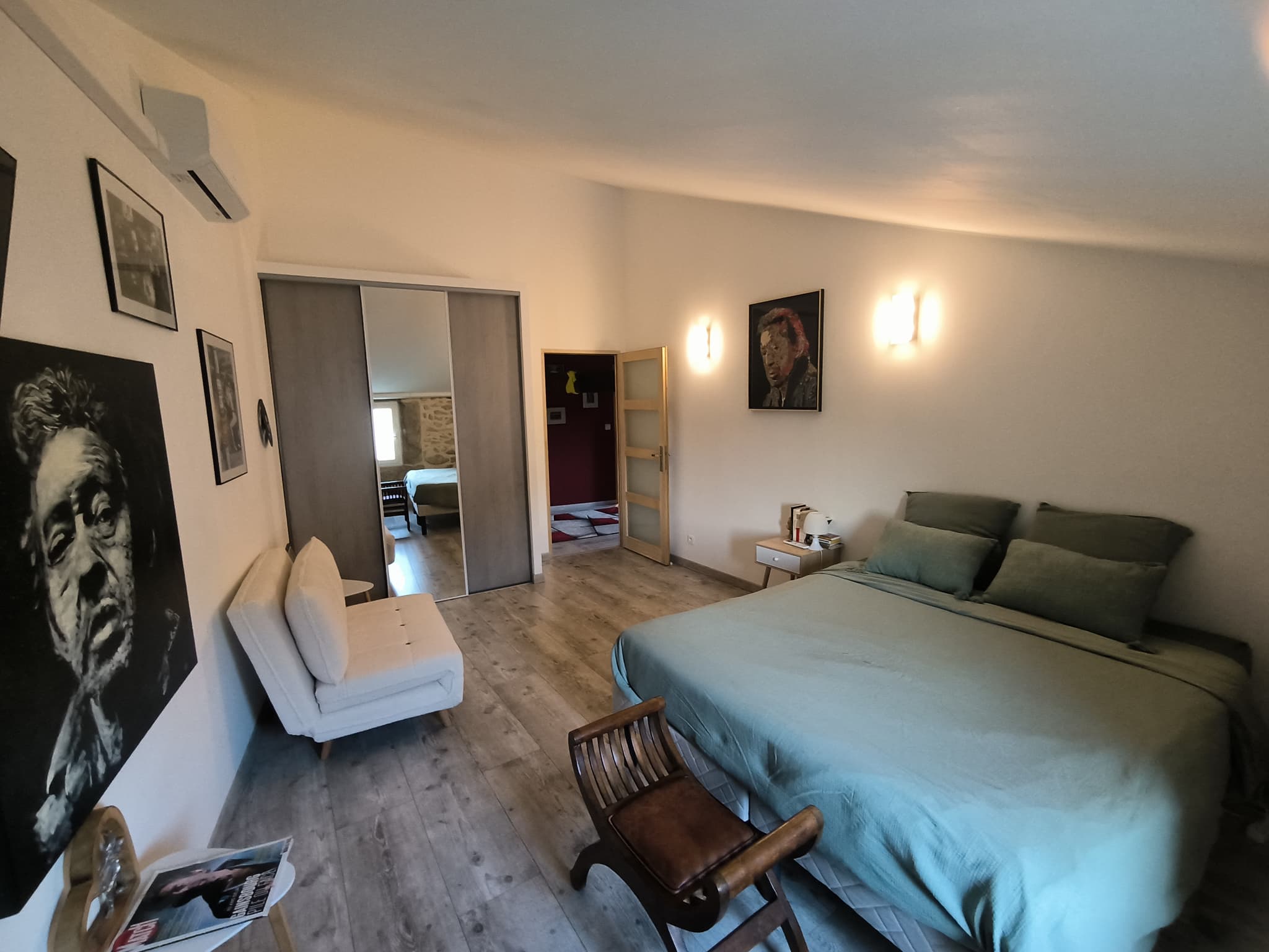A SERGE E JANE ROOM 1