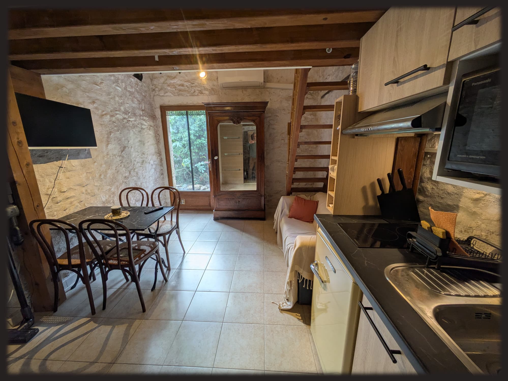 A l'intérieur
