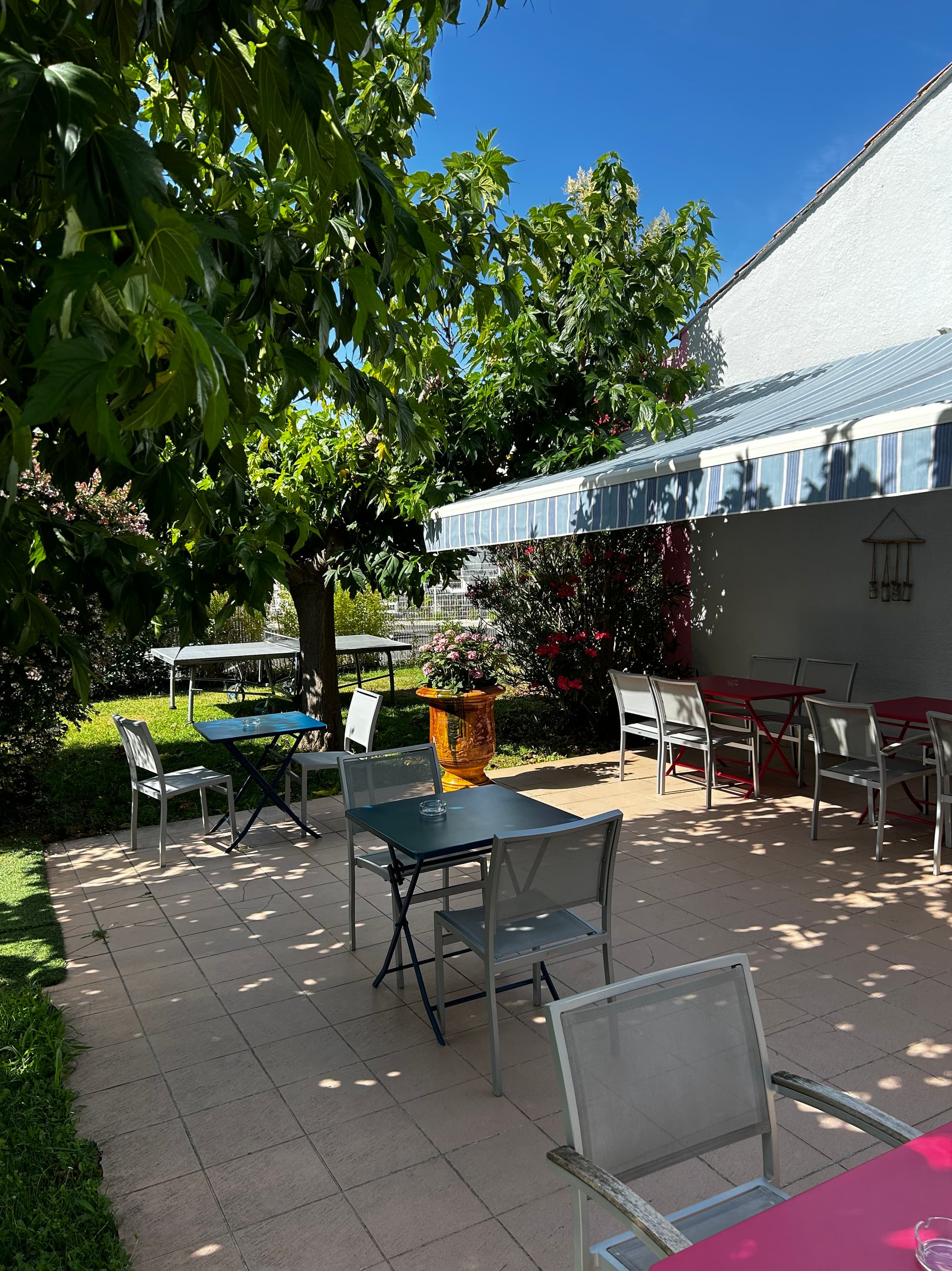 Terrasse Kyriad montpellier Aeroport