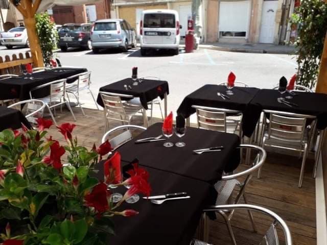 LE ROUGE ET NOIR