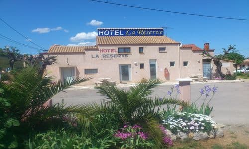Façade Hotel