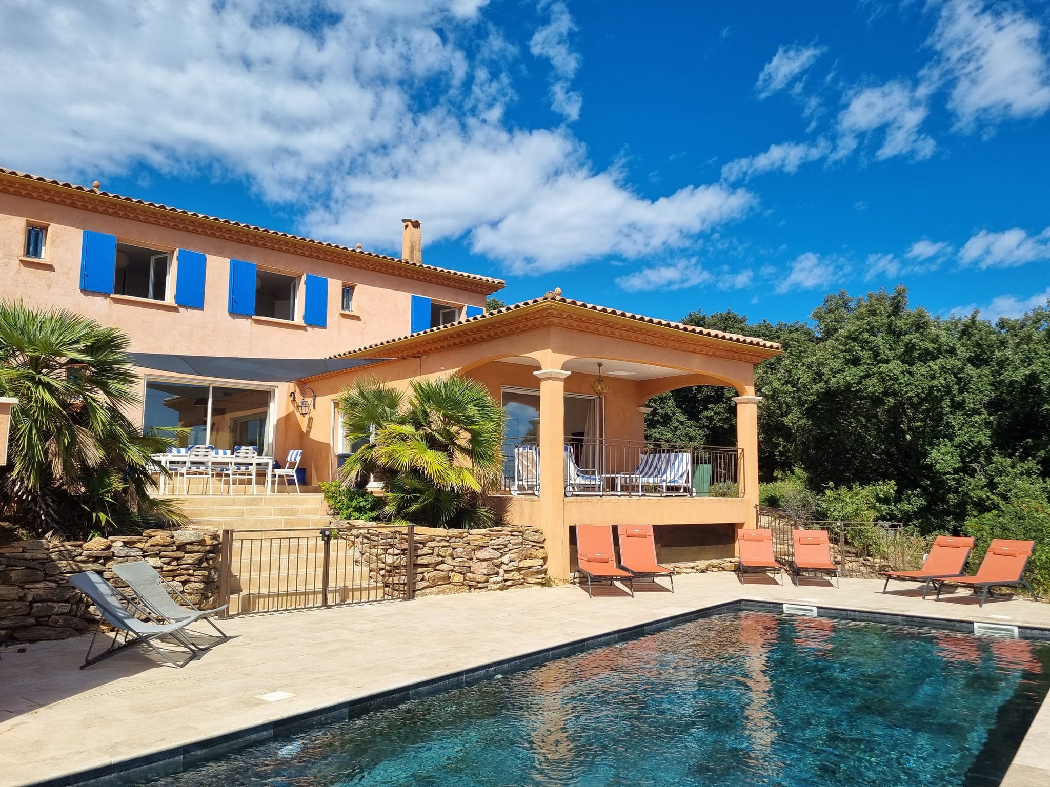 Maison vue piscine