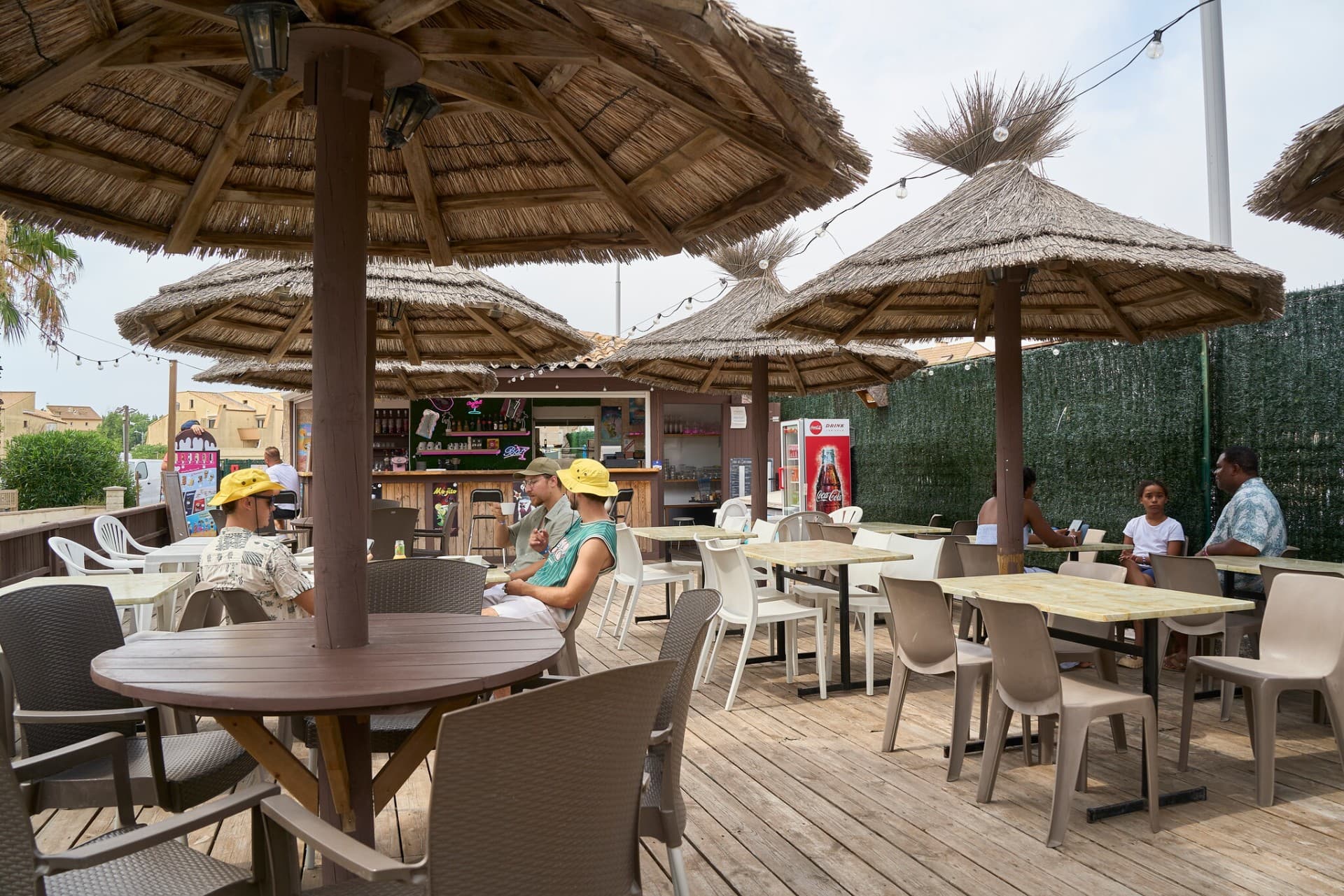 Snack / bar