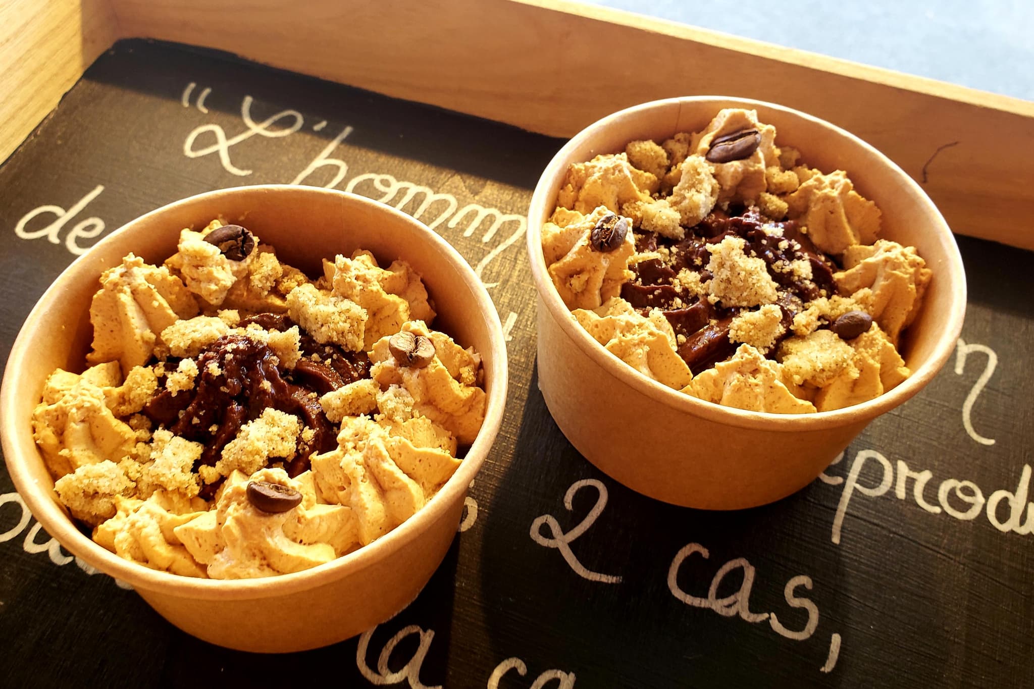 mousse chocolat Maison, croquants cacahuètes
