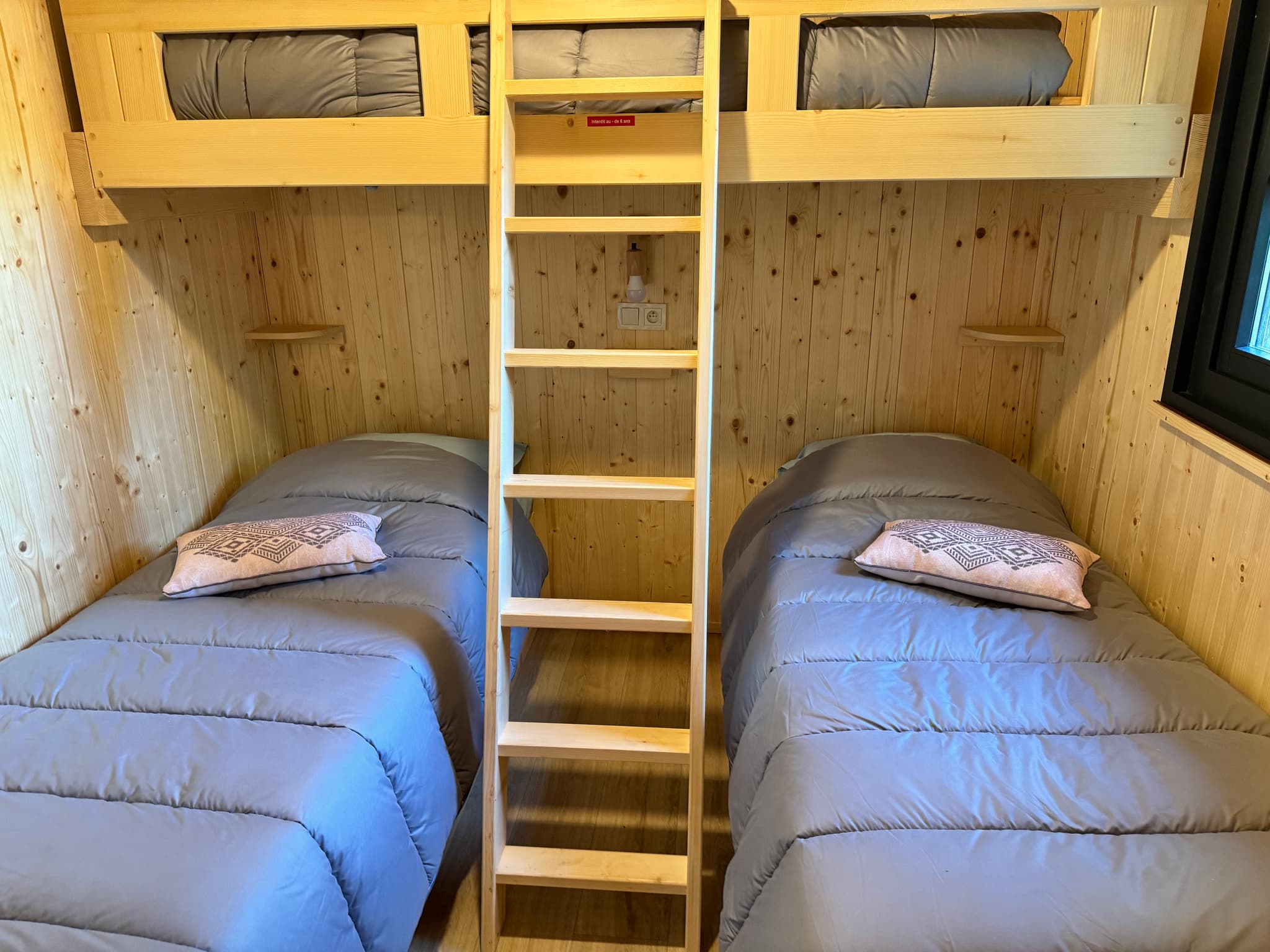 Chambre 2 (3 lits 80x200)