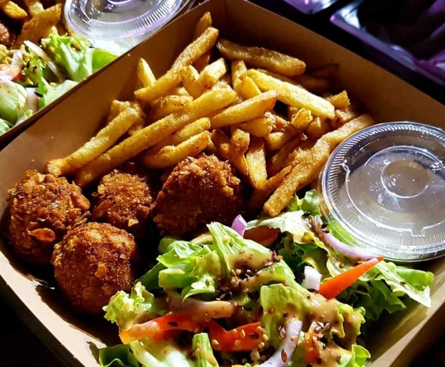 plat croquettes de canard frite salade