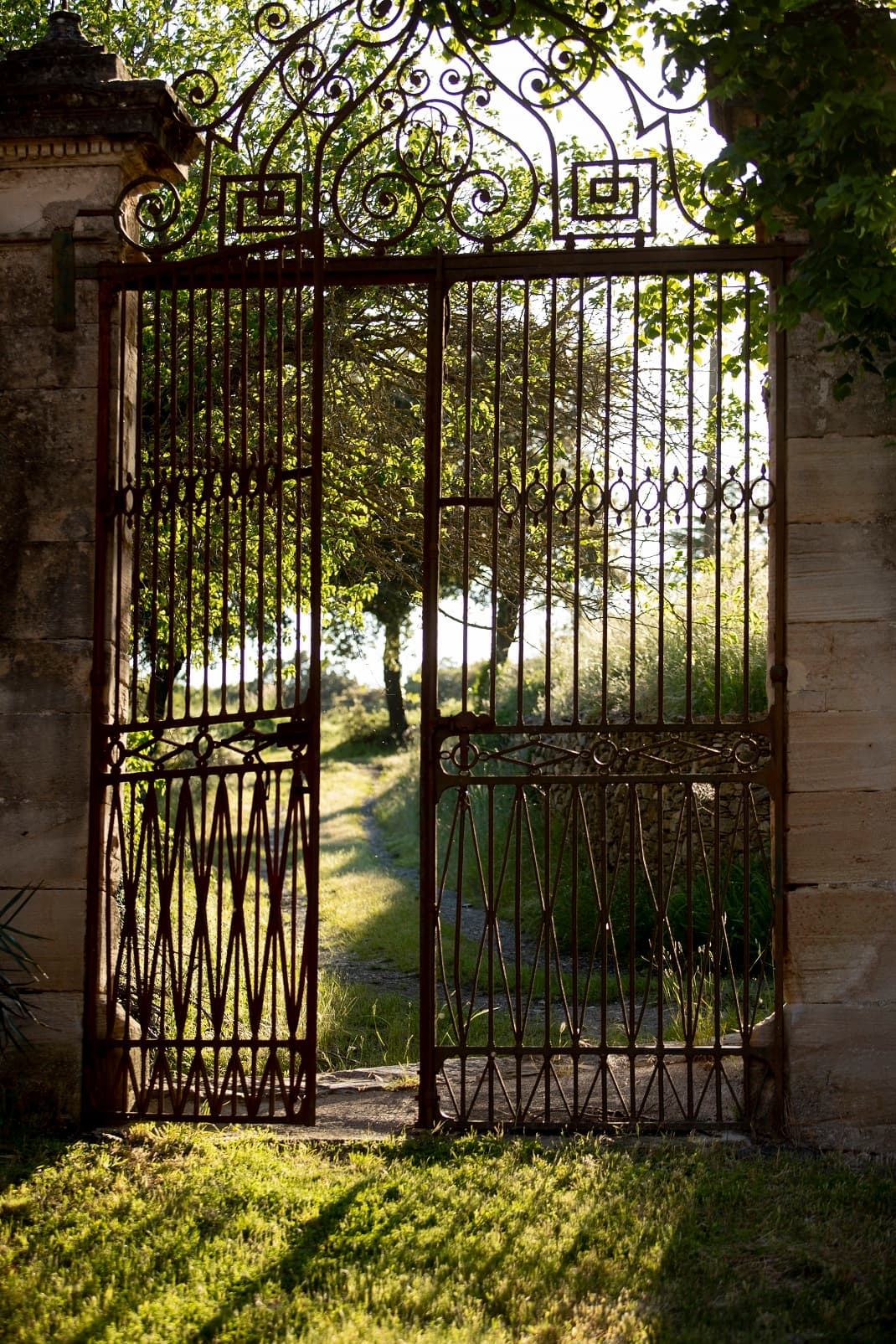 Portail cour Hameau de Pouzes