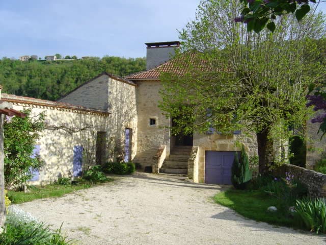 Cour-entrée