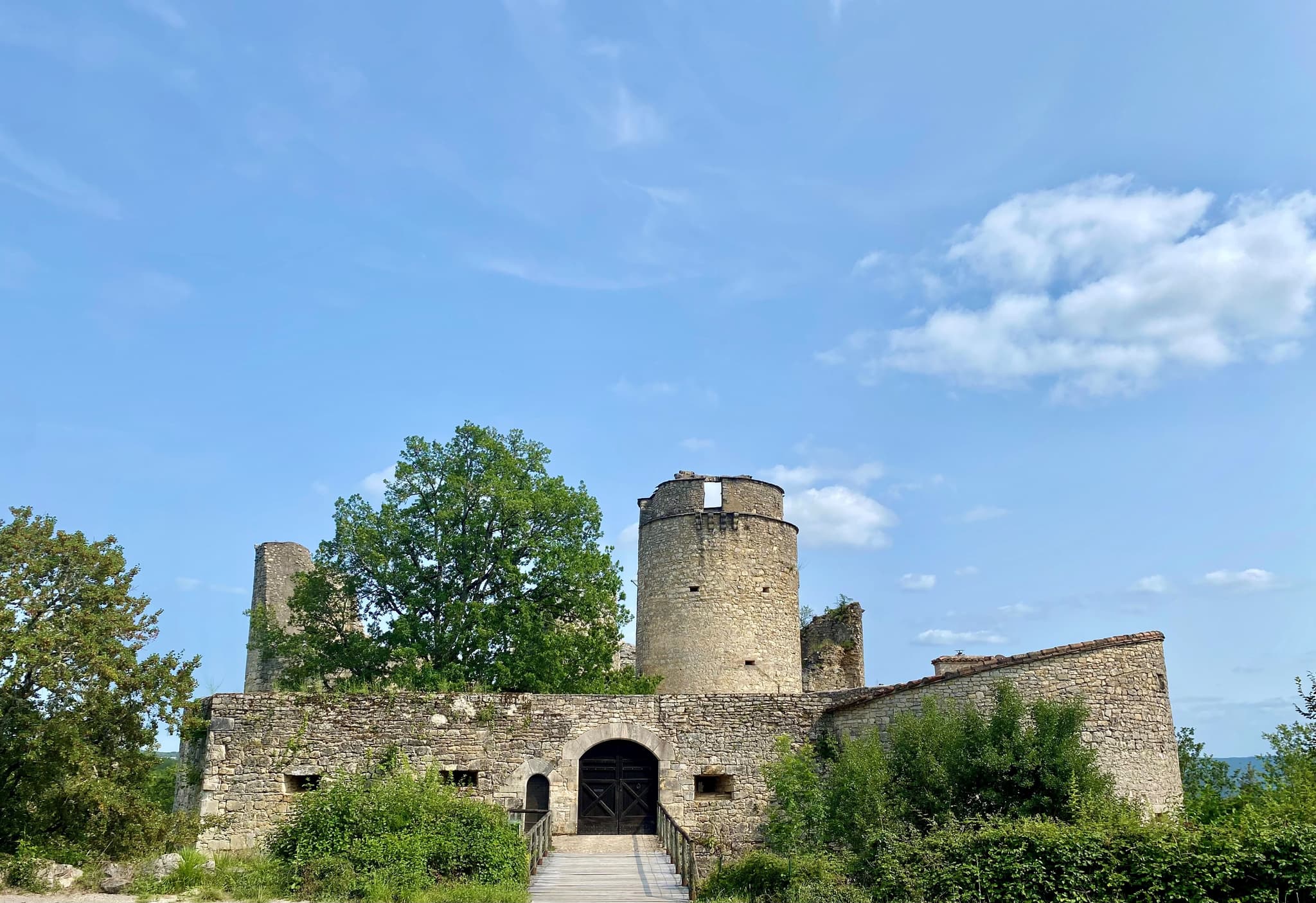 1_Chateau de Roussillon view